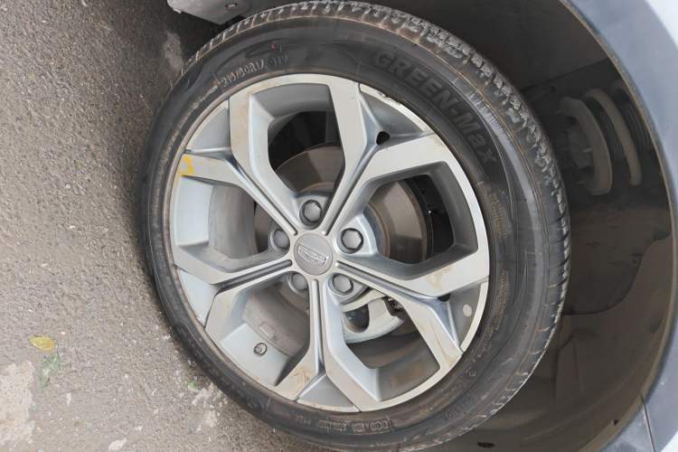 Used Geely Auto Vision S1 2018 1.5L CVT FENGXING Model Right Front Wheel Hub