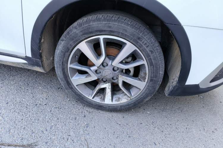 Used Geely Auto Vision S1 2018 1.5L Manual FENGSHANG Model Right Front Wheel Hub