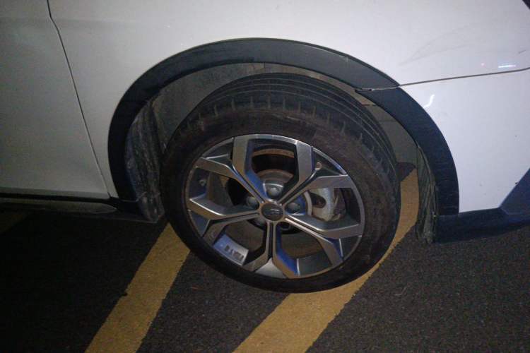 Used Geely Auto Vision S1 2018 1.4T CVT FENGXING Model Right Front Wheel Hub