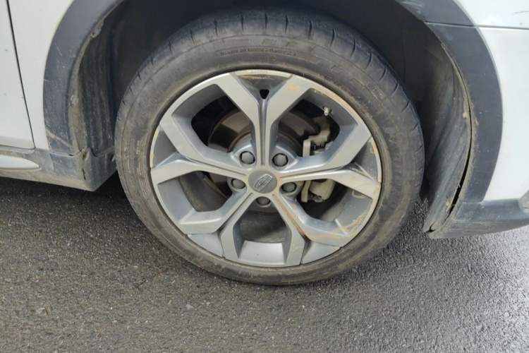 Used Geely Auto Vision S1 2018 1.4T CVT FENGXING Model Right Front Wheel Hub