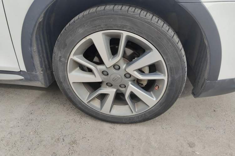Used Geely Auto Vision S1 2018 1.4T CVT Fengchi Model Right Front Wheel Hub