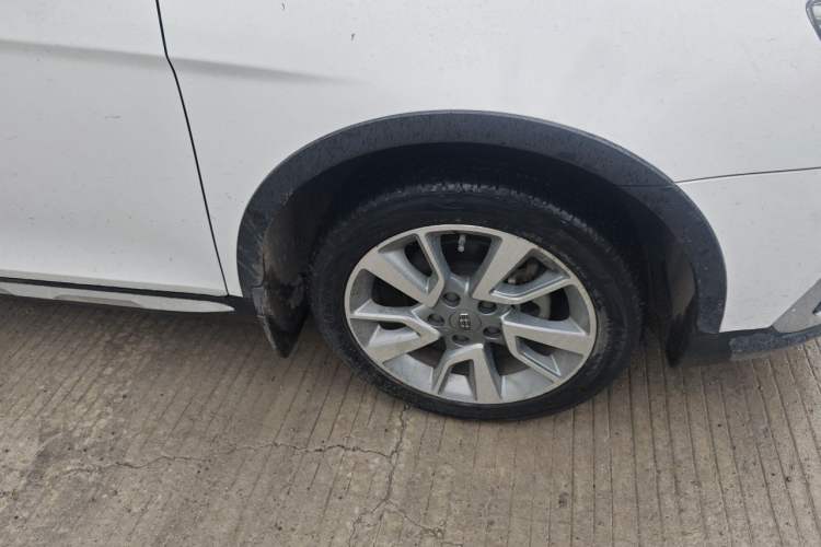 Used Geely Auto Vision S1 2018 1.4T CVT Fengchi Model Right Front Wheel Hub