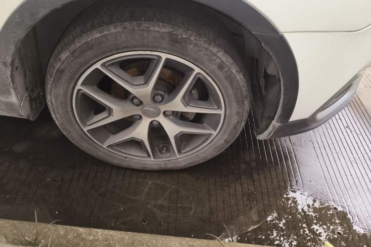 Used Geely Auto Vision S1 2018 1.4T CVT Fēngruì Model Right Front Wheel Hub