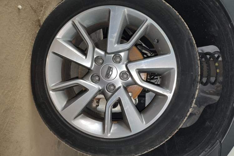 Used Geely Auto Vision S1 2018 1.4T CVT Fengchi Model Right Front Wheel Hub