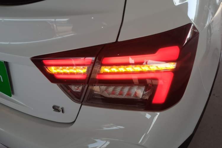 Used Geely Auto Vision S1 2018 1.4T CVT FENGXING Model Right Rear Taillight