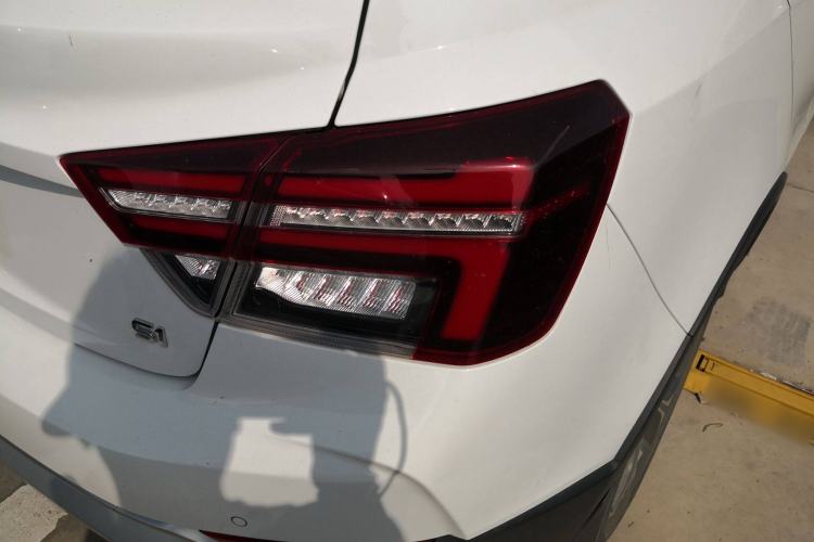 Used Geely Auto Vision S1 2018 1.5L CVT FENGXING Model Right Rear Taillight