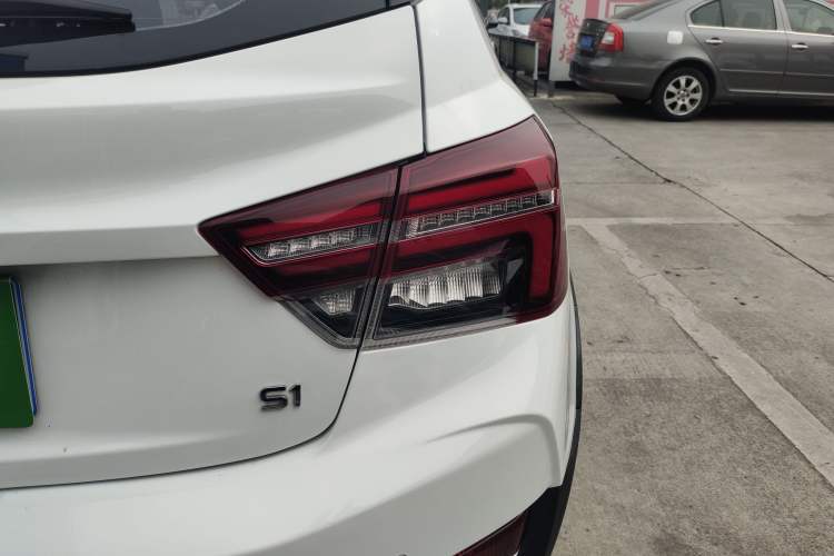 Used Geely Auto Vision S1 2018 1.5L Manual FENGXING Model Right Rear Taillight