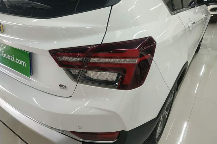 Used Geely Auto Vision S1 2018 1.5L CVT FENGXING Model Right Rear Taillight