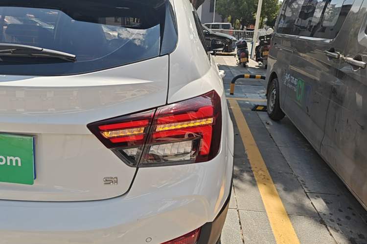 Used Geely Auto Vision S1 2018 1.4T CVT FENGXING Model Right Rear Taillight