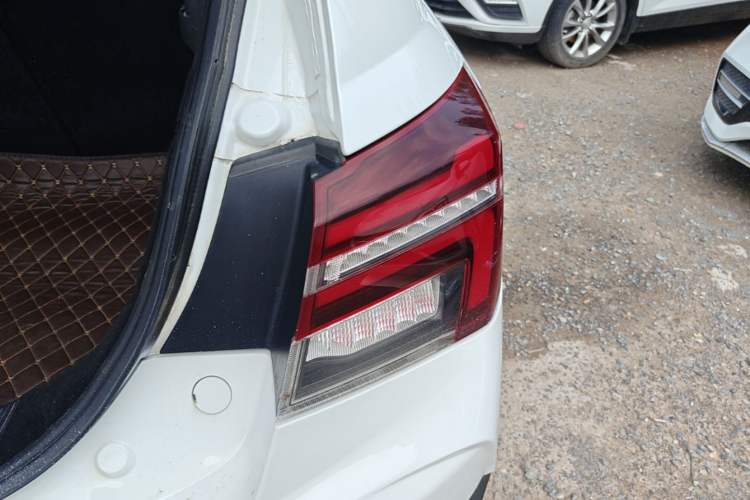 Used Geely Auto Vision S1 2018 1.4T CVT FENGXING Model Right Rear Taillight