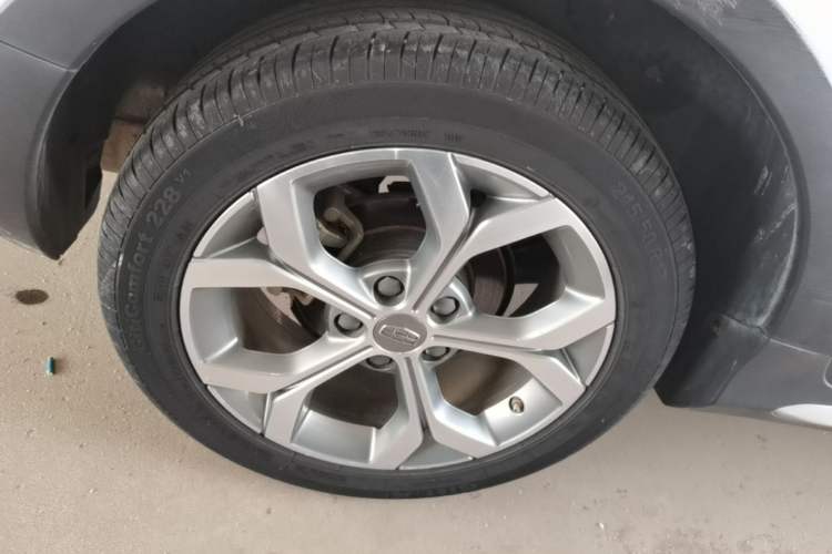 Used Geely Auto Vision S1 2018 1.4T CVT FENGXING Model Right Rear Wheel Hub