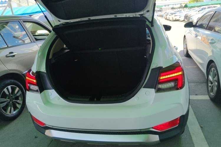 Used Geely Auto Vision S1 2018 1.5L Manual FENGXING Model Trunk