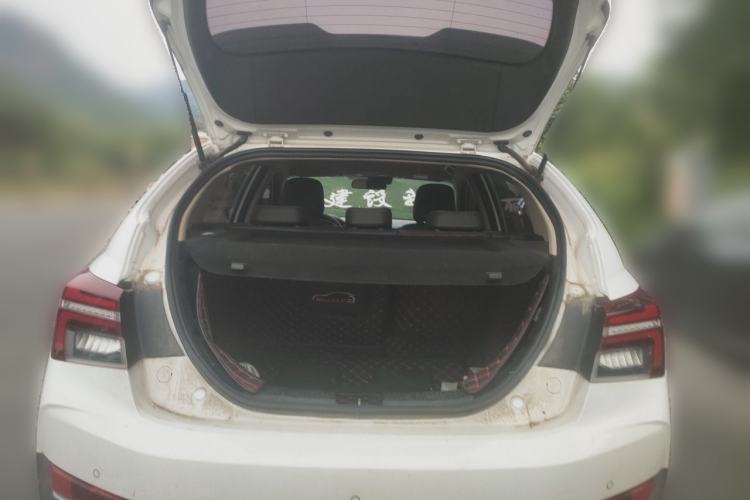 Used Geely Auto Vision S1 2018 1.4T CVT Fengchi Model Trunk