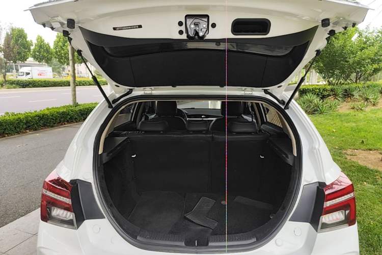 Used Geely Auto Vision S1 2018 1.5L Manual FENGXING Model Trunk