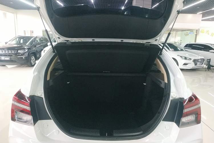Used Geely Auto Vision S1 2018 1.5L CVT FENGXING Model Trunk