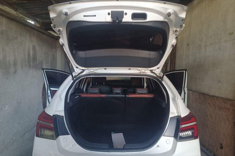 Used Geely Auto Vision S1 2018 1.5L CVT FENGXING Model Trunk