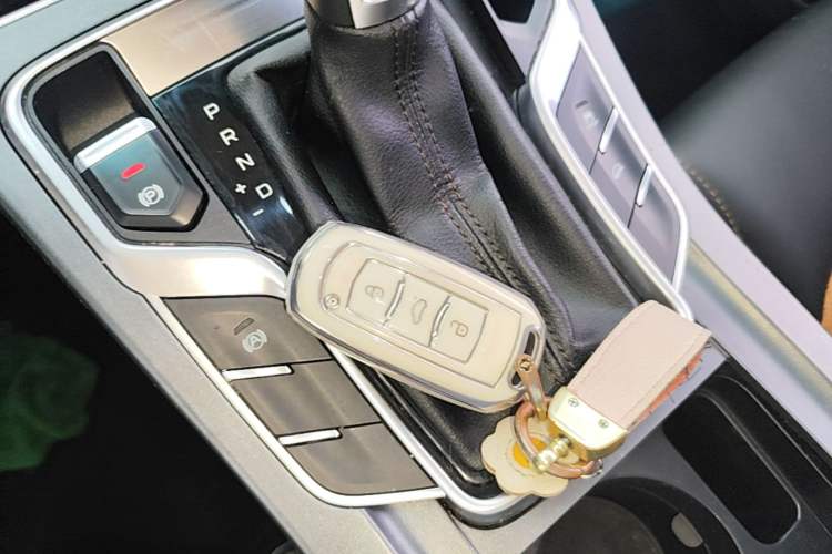Used Geely Auto Vision S1 2018 1.4T CVT Fengchi Model Vehicle Key