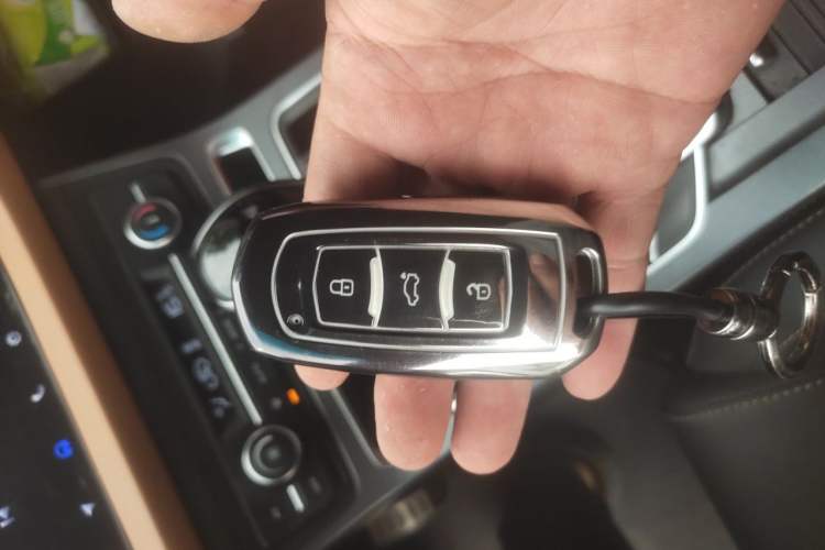 Used Geely Auto Vision S1 2018 1.4T CVT Fengchi Model Vehicle Key