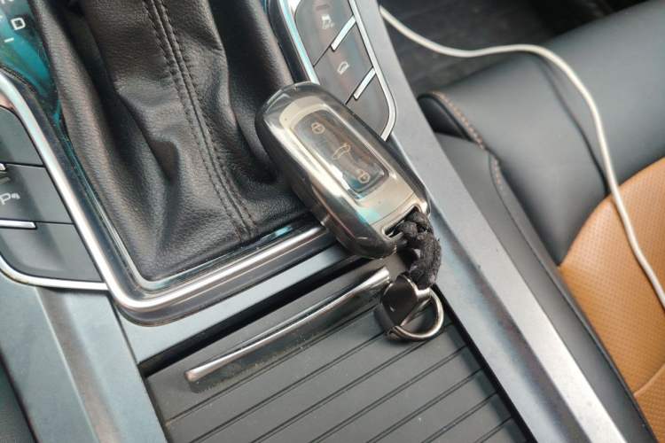 Used Geely Auto Vision S1 2018 1.4T CVT Fēngruì Model Vehicle Key