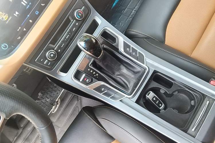 Used Geely Auto Vision S1 2018 1.4T CVT FENGXING Model Gear Lever