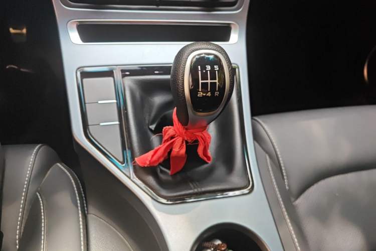 Used Geely Auto Vision S1 2018 1.5L Manual FENGXING Model Gear Lever