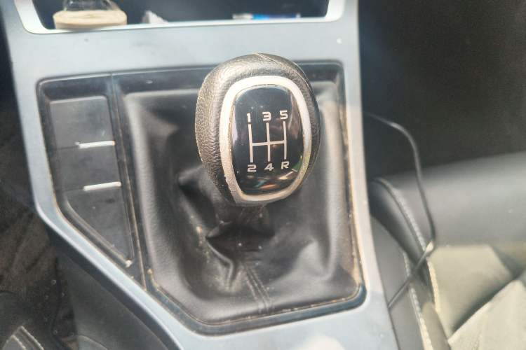 Used Geely Auto Vision S1 2018 1.5L Manual FENGXING Model Gear Lever
