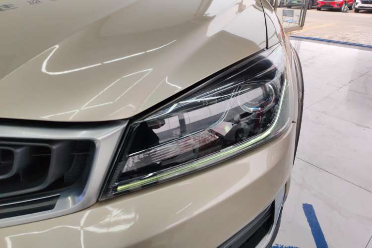 Used Geely Auto Vision S1 2018 1.5L CVT FENGXING Model Left Front Headlight