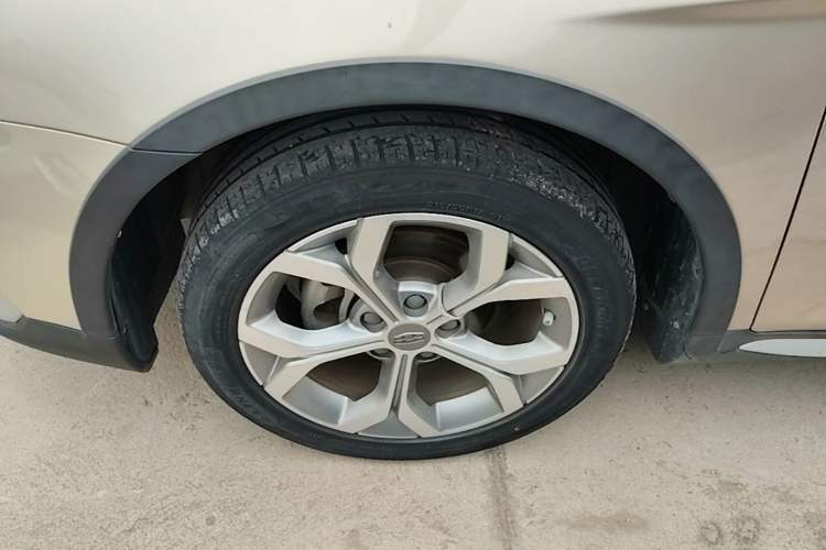 Used Geely Auto Vision S1 2018 1.5L CVT FENGXING Model Left Front Wheel Hub