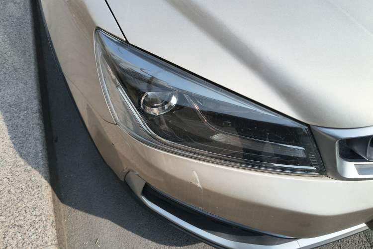 Used Geely Auto Vision S1 2018 1.5L Manual FENGXING Model Right Front Headlight