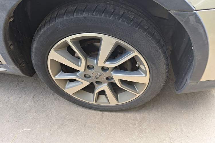 Used Geely Auto Vision S1 2018 1.4T CVT Fengchi Model Right Front Wheel Hub