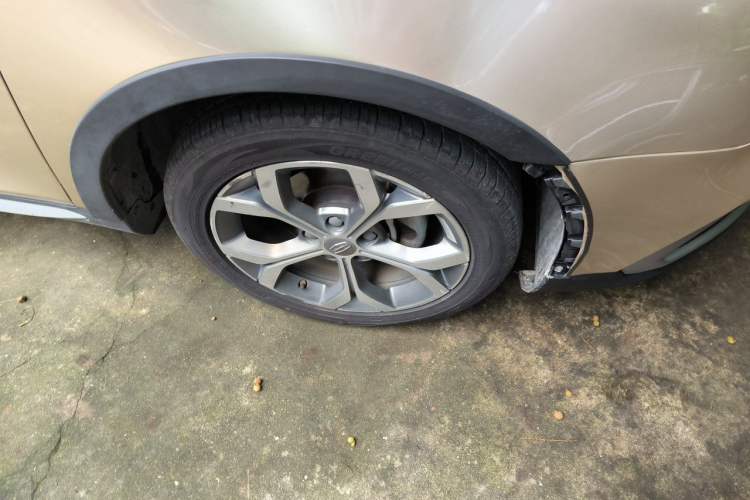 Used Geely Auto Vision S1 2018 1.4T CVT FENGXING Model Right Front Wheel Hub