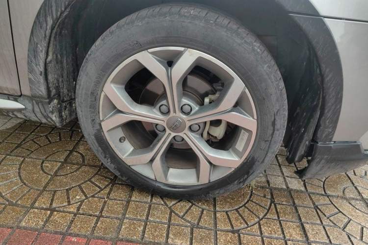 Used Geely Auto Vision S1 2018 1.5L CVT FENGXING Model Right Front Wheel Hub