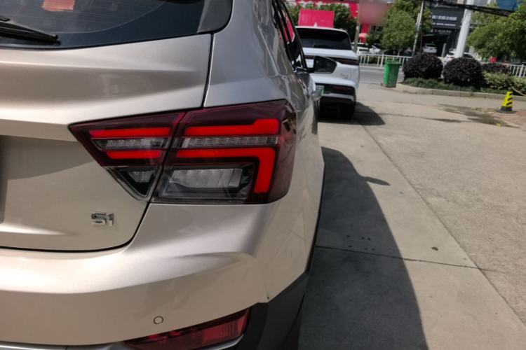 Used Geely Auto Vision S1 2018 1.4T CVT FENGXING Model Right Rear Taillight