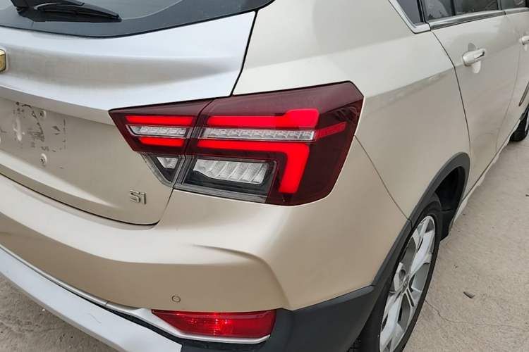 Used Geely Auto Vision S1 2018 1.5L CVT FENGXING Model Right Rear Taillight