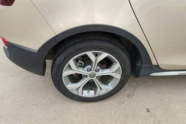 Used Geely Auto Vision S1 2018 1.5L CVT FENGXING Model Right Rear Wheel Hub
