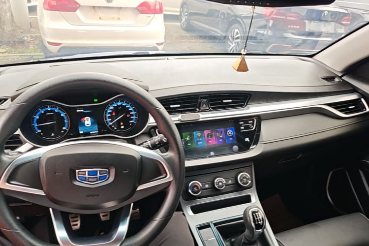 Used Geely Auto Vision S1 2019 Upgraded Model 1.5L Manual Happiness Edition Center Console