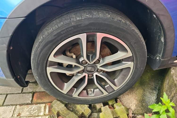 Used Geely Auto Vision S1 2019 Upgraded Model 1.5L Manual Happiness Edition Left Front Wheel Hub