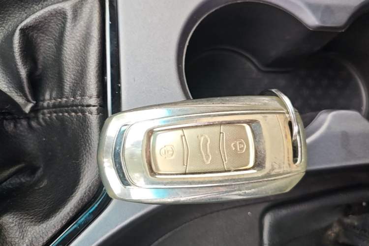 Used Geely Auto Vision S1 2019 Upgraded Model 1.5L Manual Happiness Edition Vehicle Key
