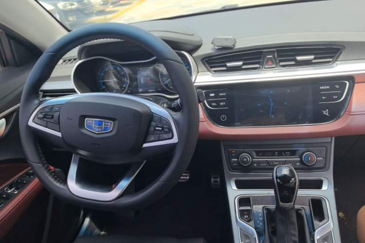 Used Geely Auto Vision S1 2019 Upgraded Model 1.5L CVT Luxury Version Center Console