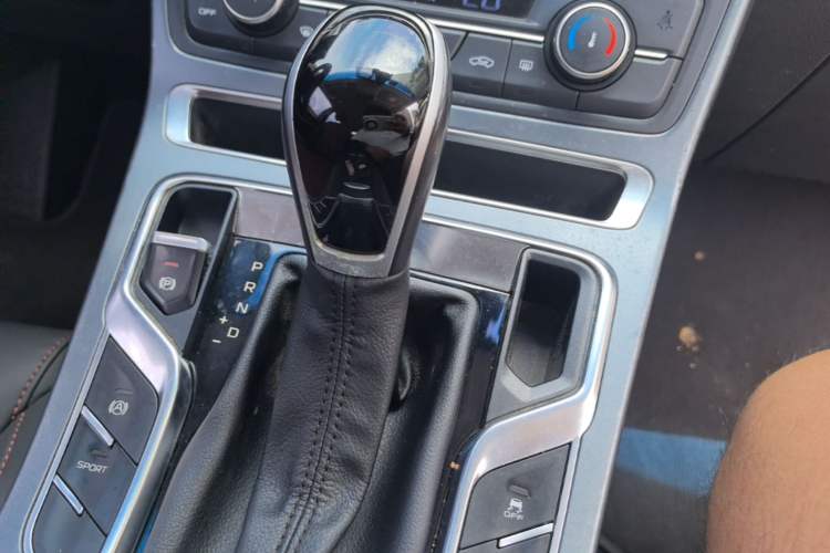 Used Geely Auto Vision S1 2019 Upgraded Model 1.5L CVT Luxury Version Gear Lever