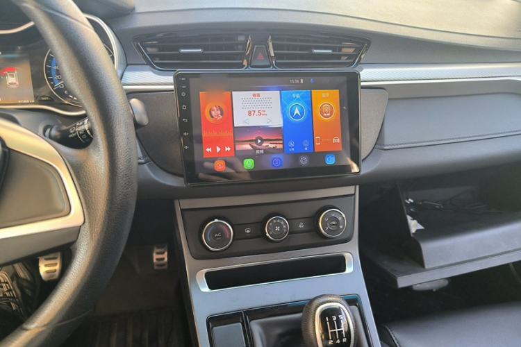 Used Geely Auto Vision S1 2019 Upgraded Model 1.5L Manual Elite Version Interior 2