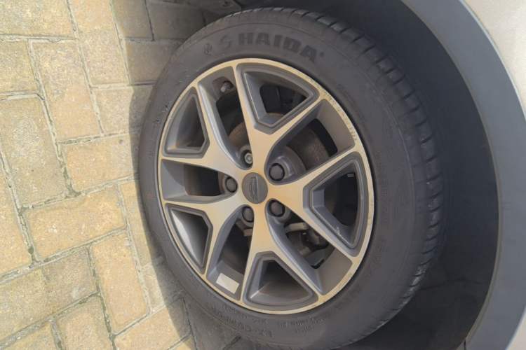 Used Geely Auto Vision S1 2019 Upgraded Model 1.5L CVT Luxury Version Left Front Wheel Hub