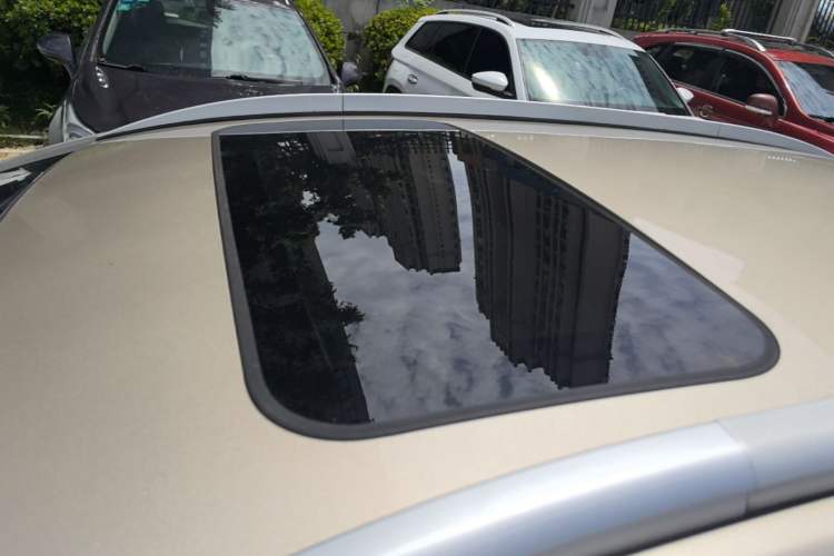 Used Geely Auto Vision S1 2019 Upgraded Model 1.5L CVT Luxury Version Roof