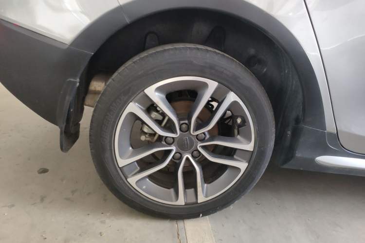 Used Geely Auto Vision S1 2019 Upgraded Model 1.5L Manual Elite Version Exterior 8