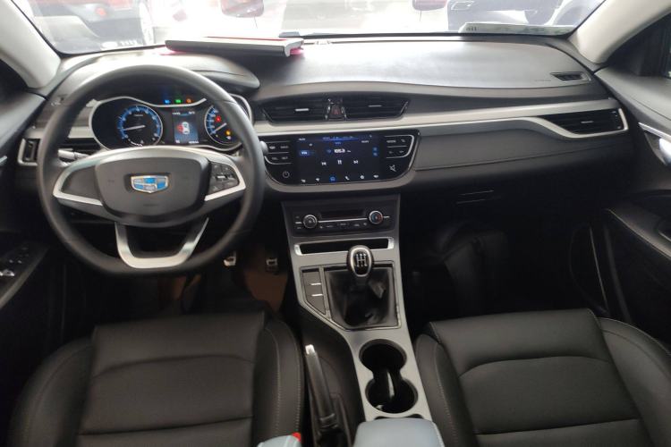 Used Geely Auto Vision S1 2019 Upgraded Model 1.5L Manual Elite Version Interior 2