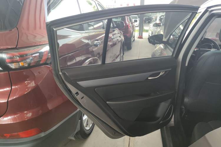 Used Geely Auto Vision S1 2019 Upgraded Model 1.5L Manual Elite Version Interior 8