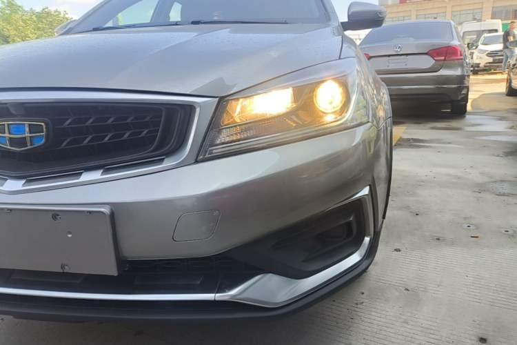 Used Geely Auto Vision S1 2019 Upgraded Model 1.5L CVT Luxury Version Left Front Headlight