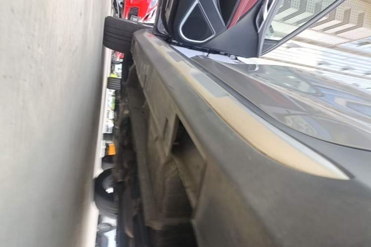 Used Geely Auto Vision S1 2019 Upgraded Model 1.5L CVT Luxury Version Left Side Sill