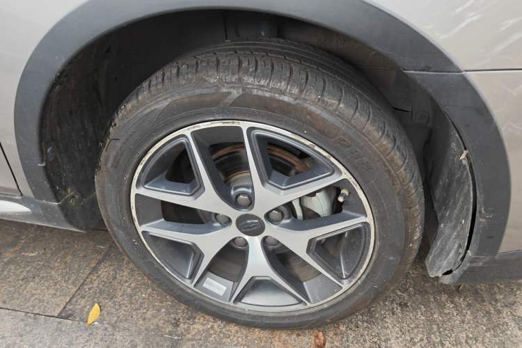 Used Geely Auto Vision S1 2019 Upgraded Model 1.5L CVT Luxury Version Right Front Wheel Hub