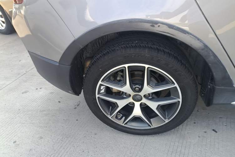 Used Geely Auto Vision S1 2019 Upgraded Model 1.5L CVT Luxury Version Right Rear Wheel Hub